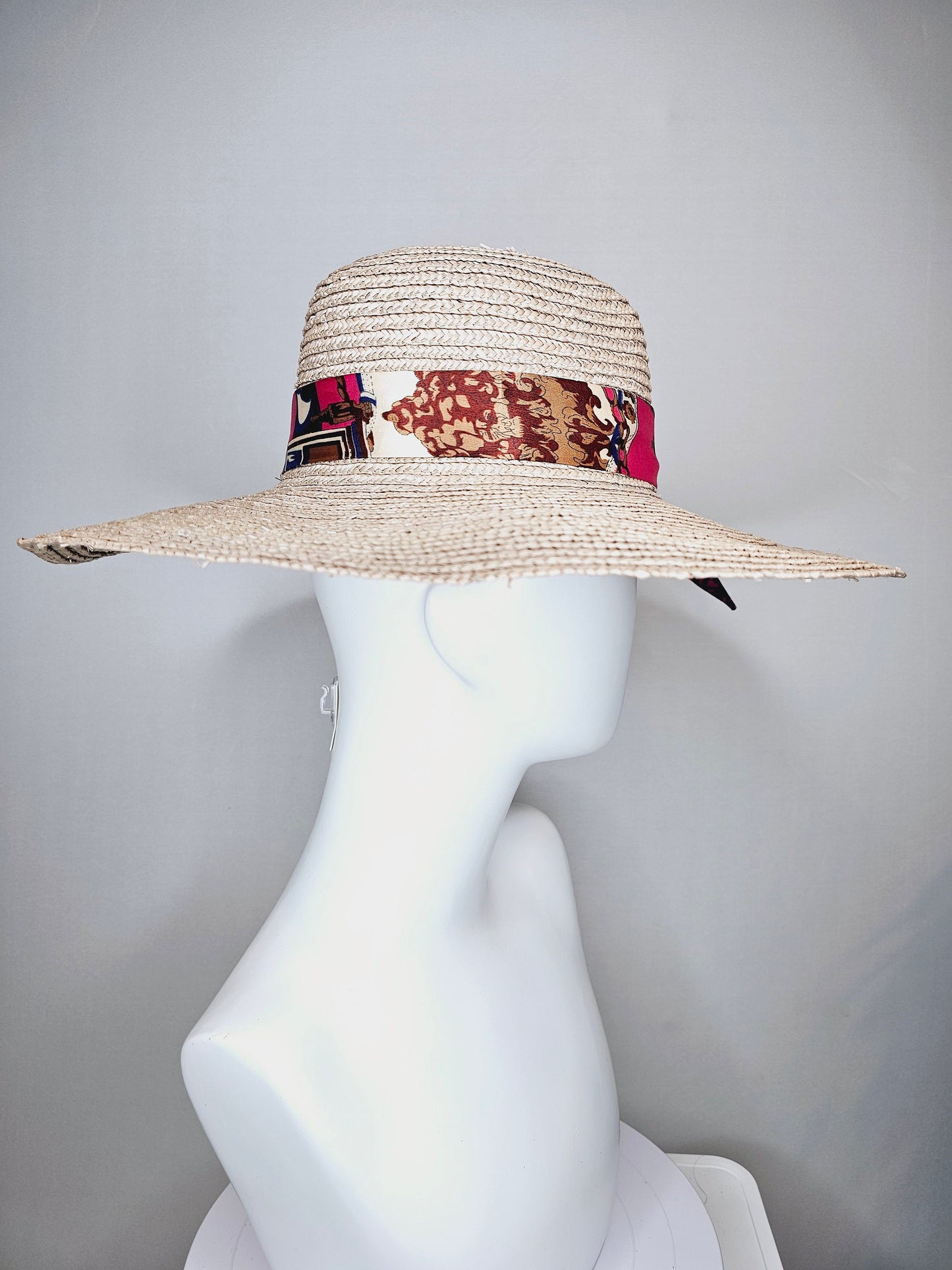 kentucky derby hat wide brim natural beige palm straw trimmed fedora rancher hat with silver horsebit navy pink equestrian scarf