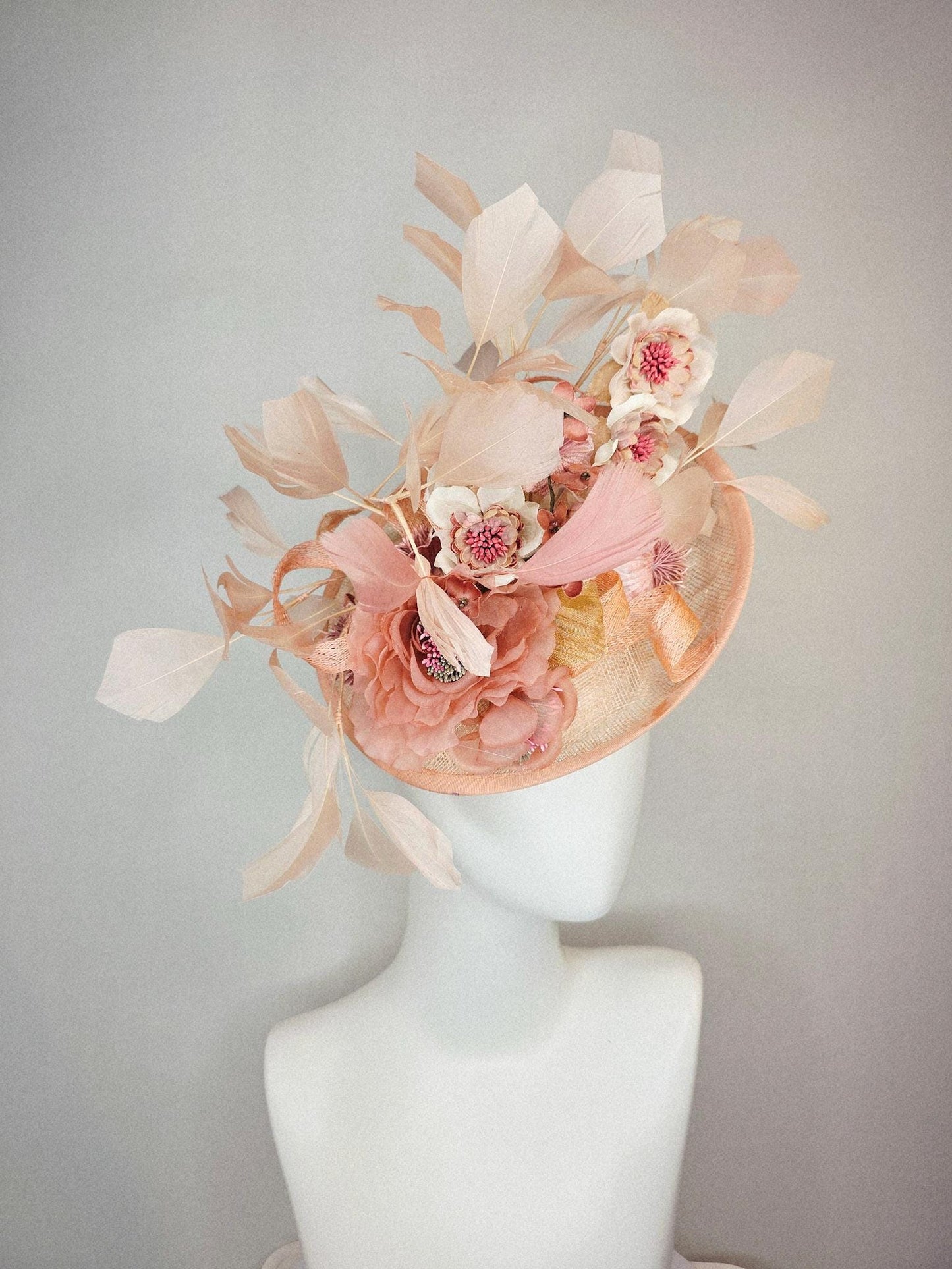 kentucky derby hat fascinator champagne beige sinamay saucer with curls dusty rose light pink organza satin flowers champagne beige feathers