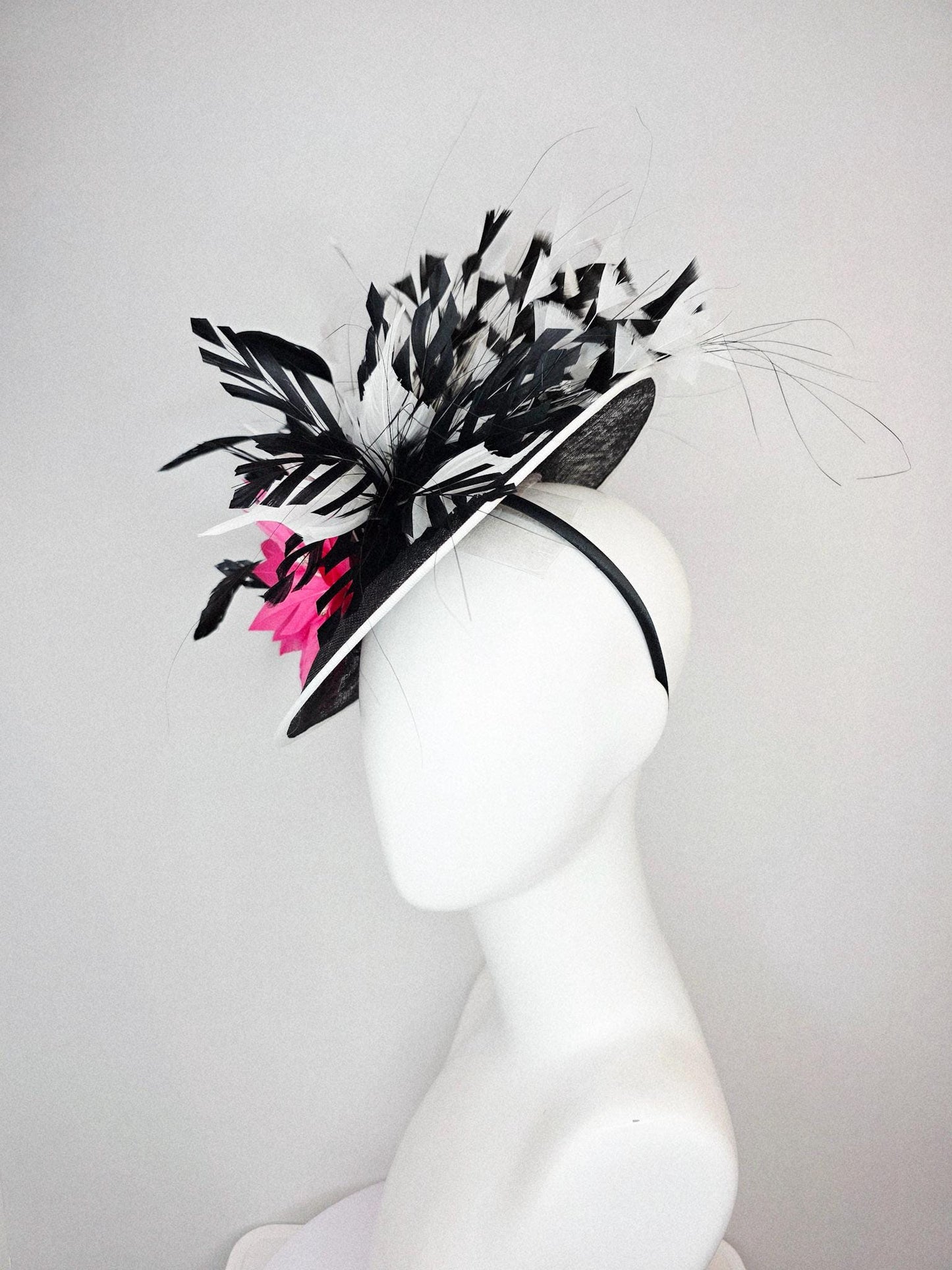 kentucky derby hat fascinator black and white sinamay saucer with white sinamay trim pink feather flower black and white branching feathers