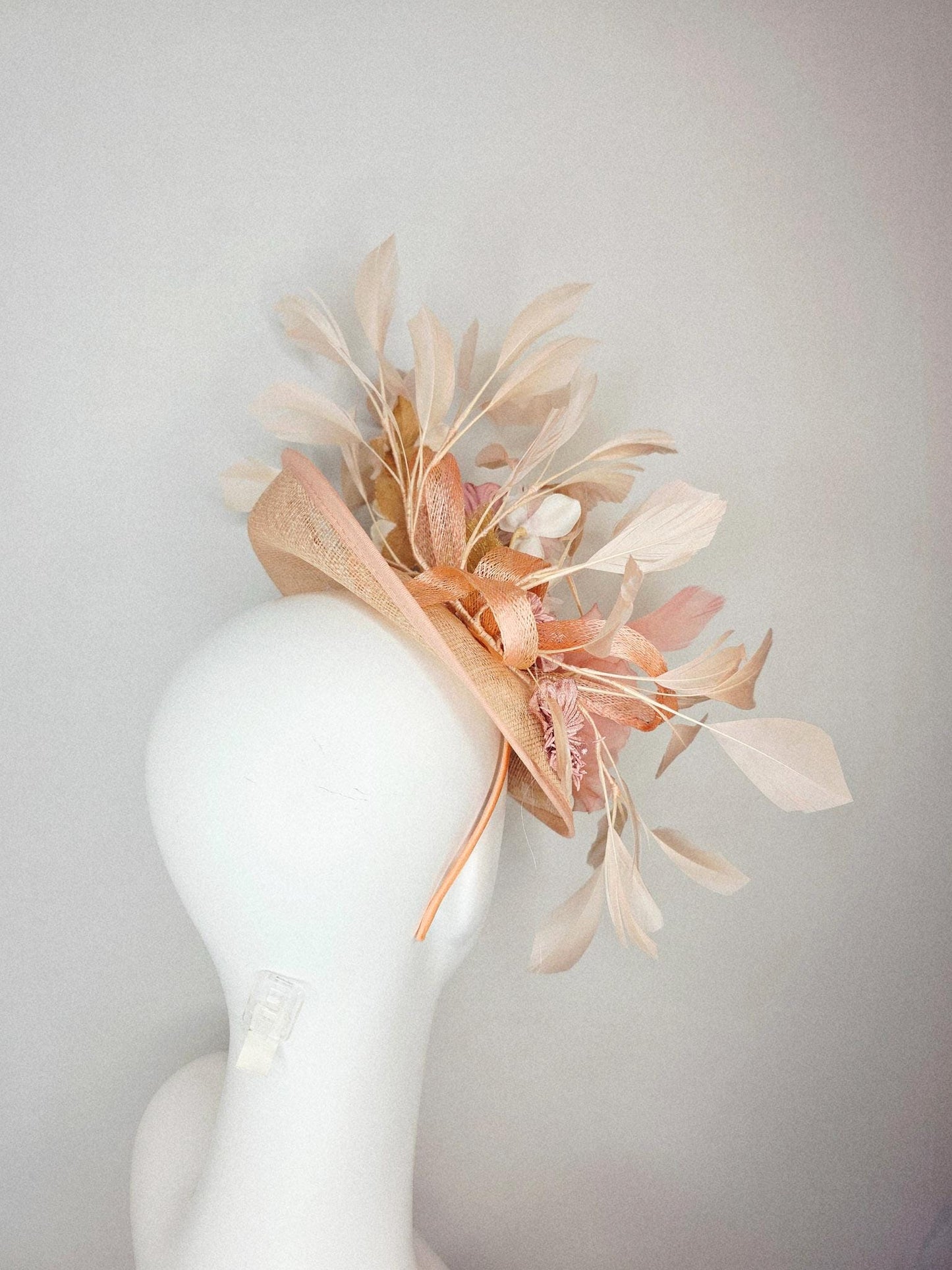 kentucky derby hat fascinator champagne beige sinamay saucer with curls dusty rose light pink organza satin flowers champagne beige feathers