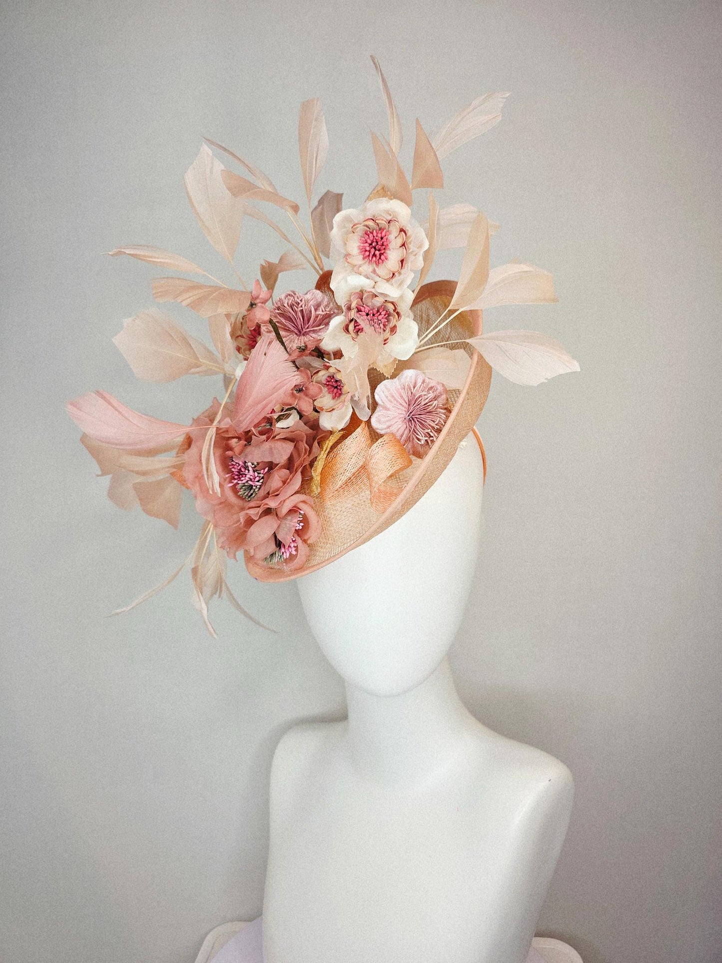 kentucky derby hat fascinator champagne beige sinamay saucer with curls dusty rose light pink organza satin flowers champagne beige feathers