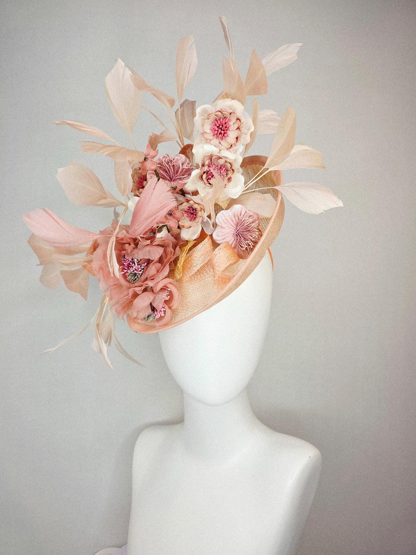 kentucky derby hat fascinator champagne beige sinamay saucer with curls dusty rose light pink organza satin flowers champagne beige feathers