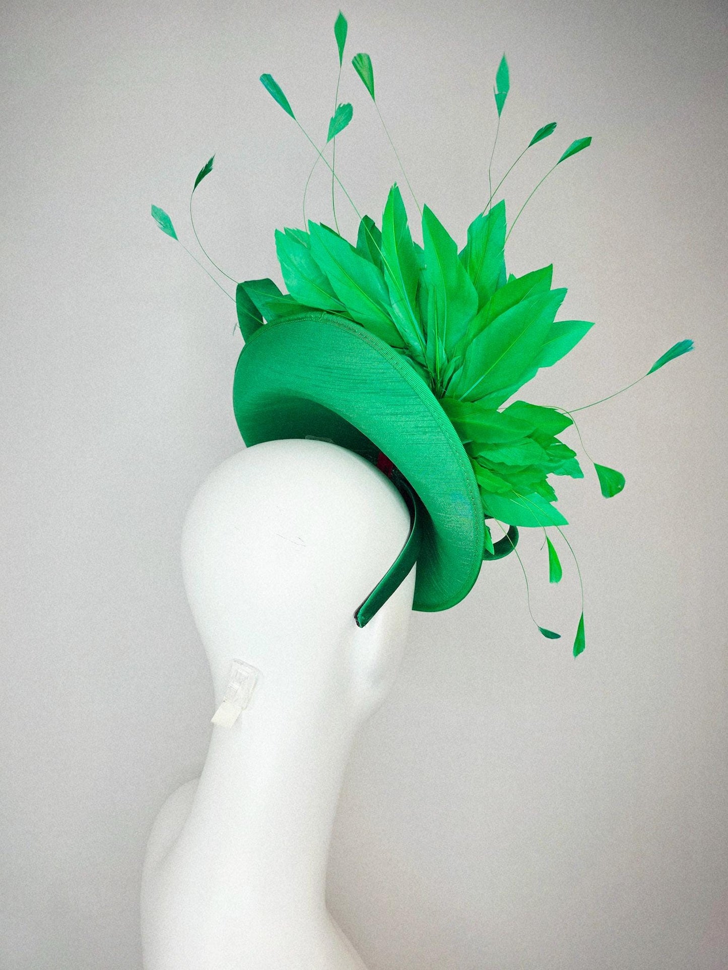 kentucky derby hat fascinator green shantung saucer emerald green crystal rhinestone jewels with green shantung bow and lime green feathers