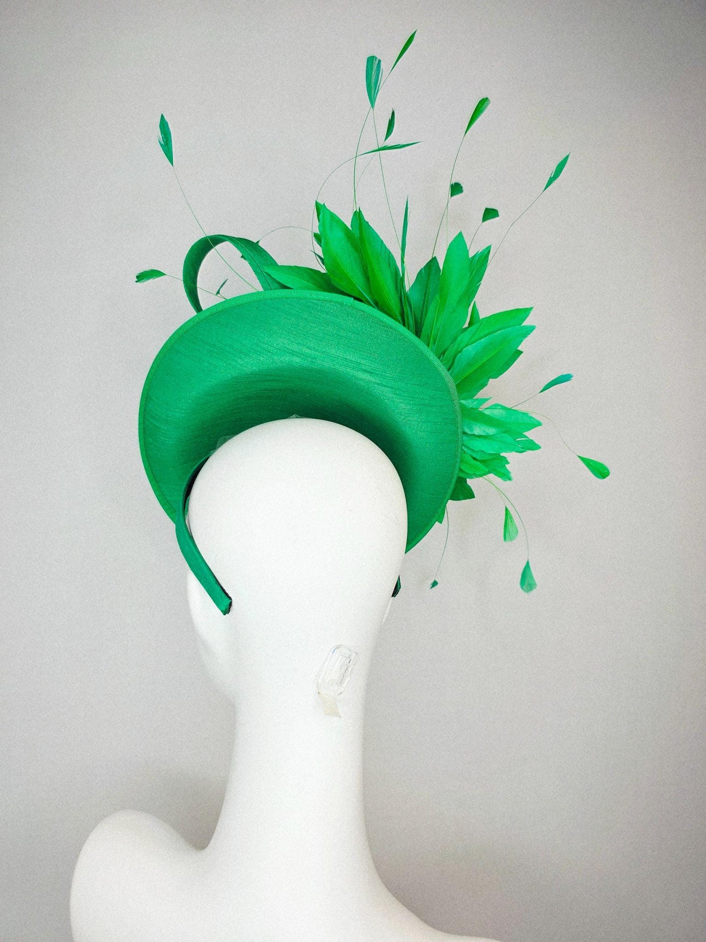 kentucky derby hat fascinator green shantung saucer emerald green crystal rhinestone jewels with green shantung bow and lime green feathers