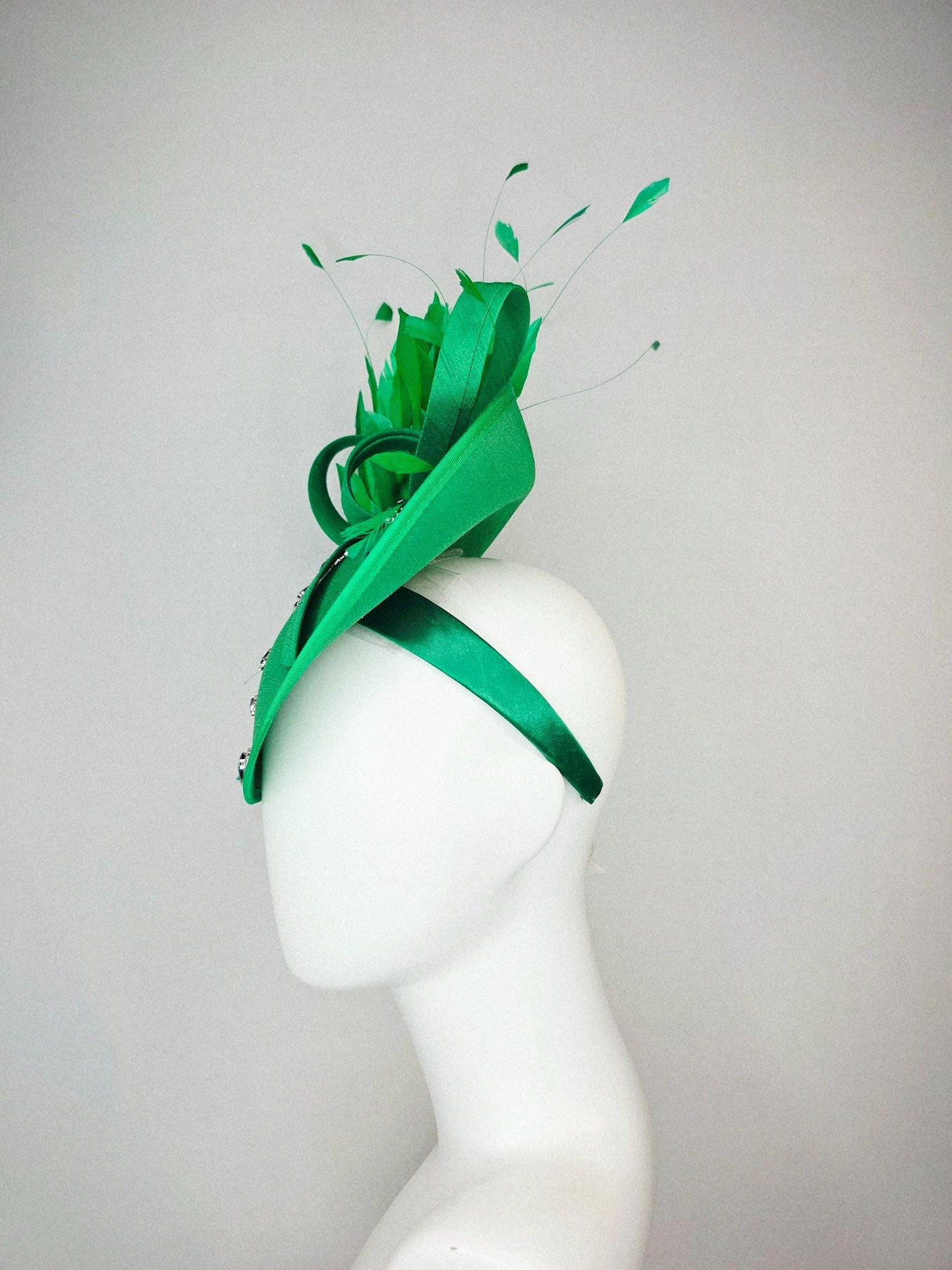 kentucky derby hat fascinator green shantung saucer emerald green crystal rhinestone jewels with green shantung bow and lime green feathers