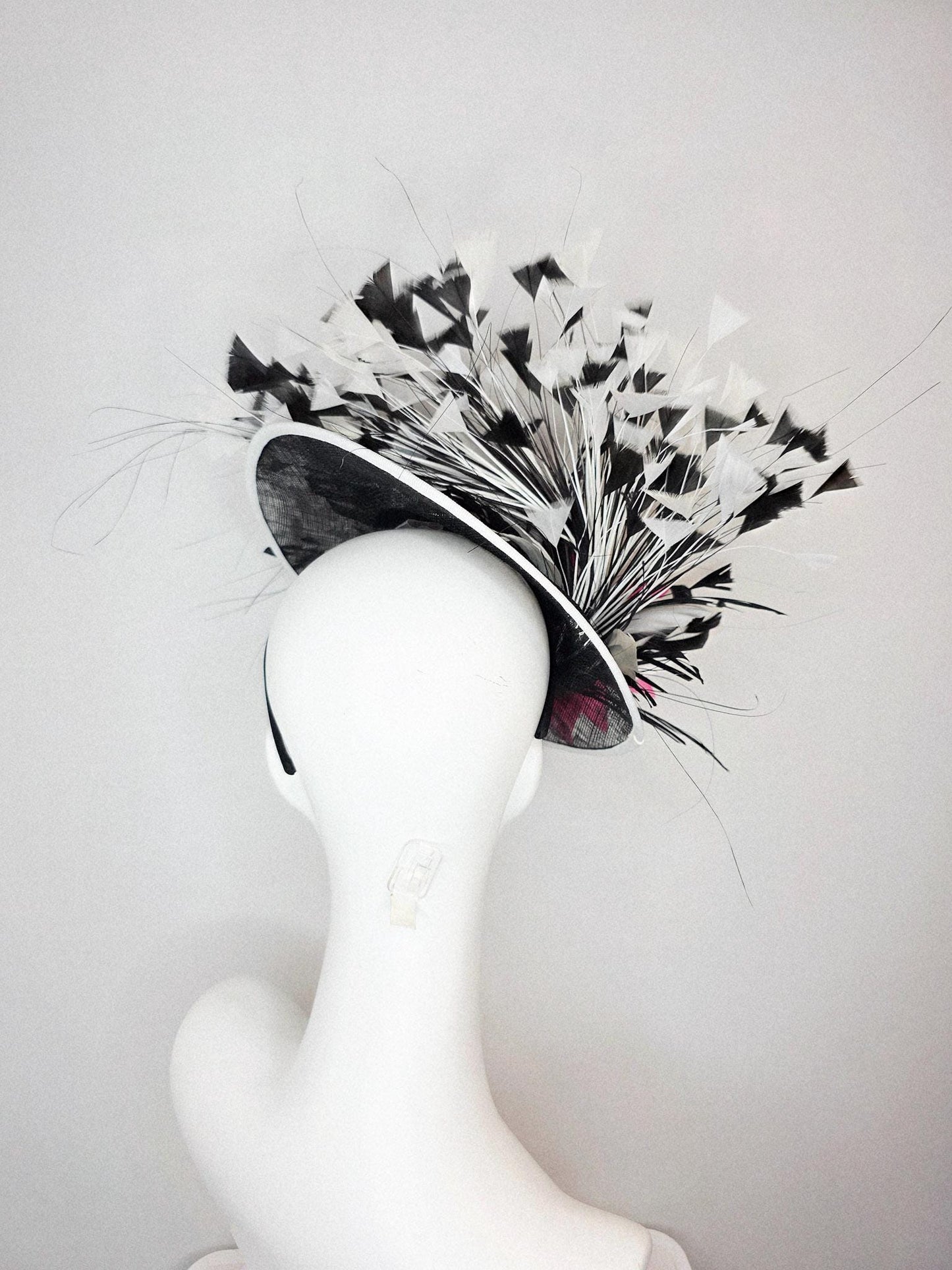 kentucky derby hat fascinator black and white sinamay saucer with white sinamay trim pink feather flower black and white branching feathers