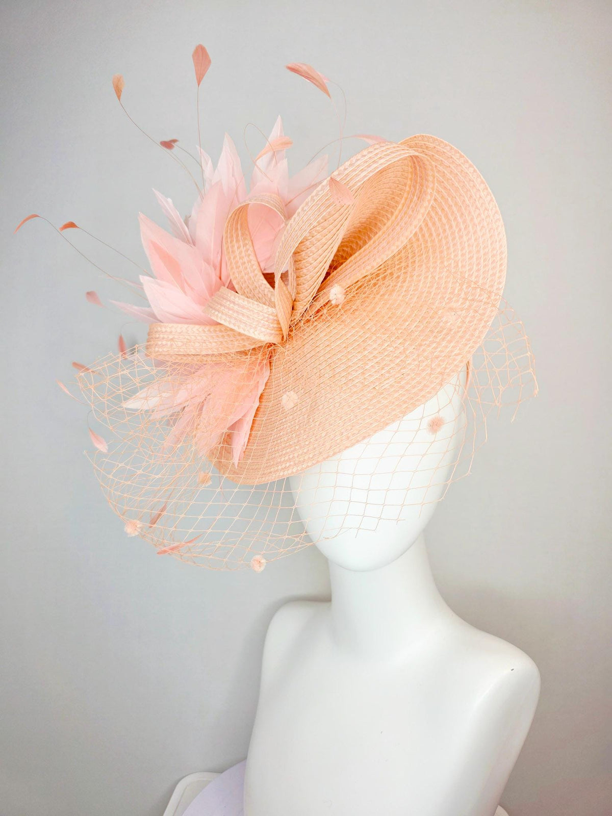 kentucky derby hat fascinator neutral champagne beige straw saucer with champagne straw bow light baby pink feathers and champagne mesh veil