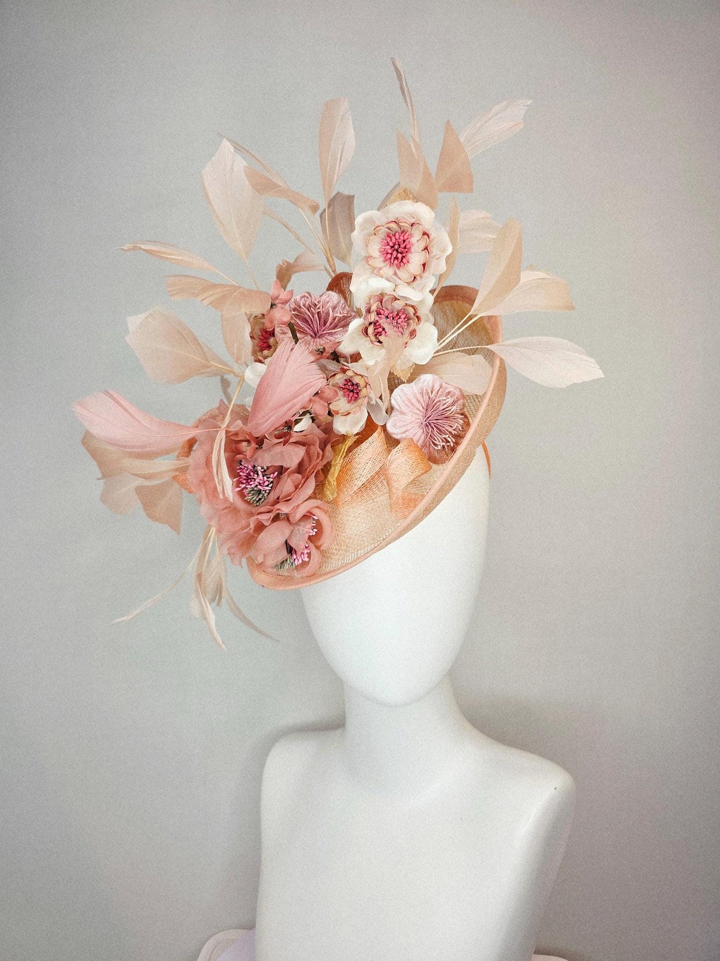 kentucky derby hat fascinator champagne beige sinamay saucer with curls dusty rose light pink organza satin flowers champagne beige feathers