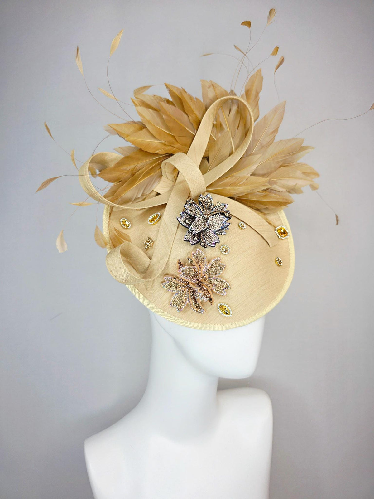 kentucky derby hat fascinator beige shantung saucer with shantung bow gold silver crystal rhinestone flowers tan beige gold feathers